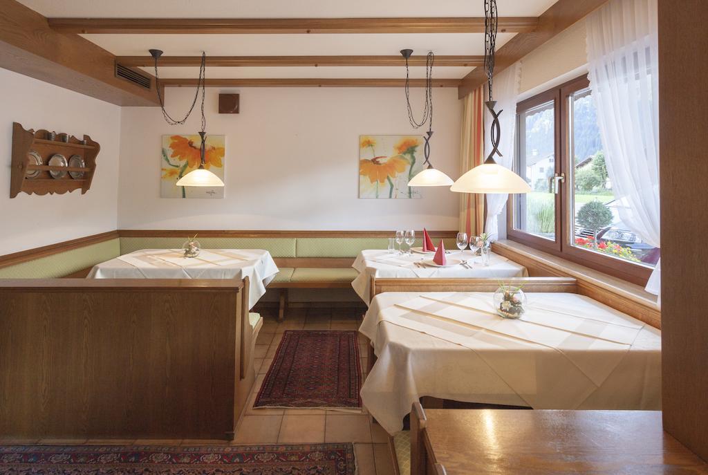 Hotel Alpenblick Schruns Bagian luar foto