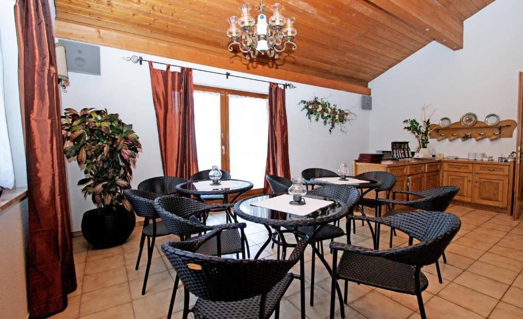 Hotel Alpenblick Schruns Bagian luar foto