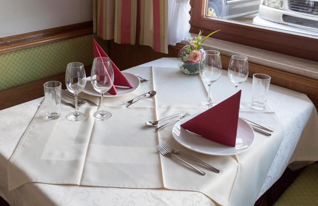 Hotel Alpenblick Schruns Bagian luar foto