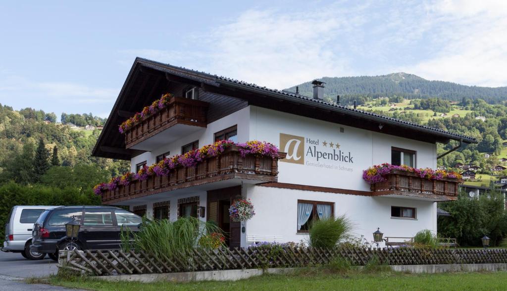 Hotel Alpenblick Schruns Bagian luar foto